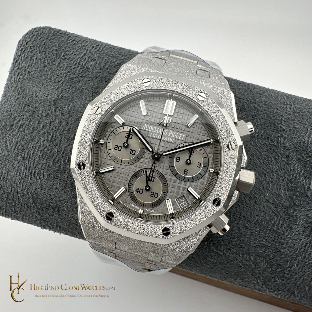 Audemars Piguet Royal Oak Gray Dial 26240BC Self-winding Chronograph super clone watch bezel detail