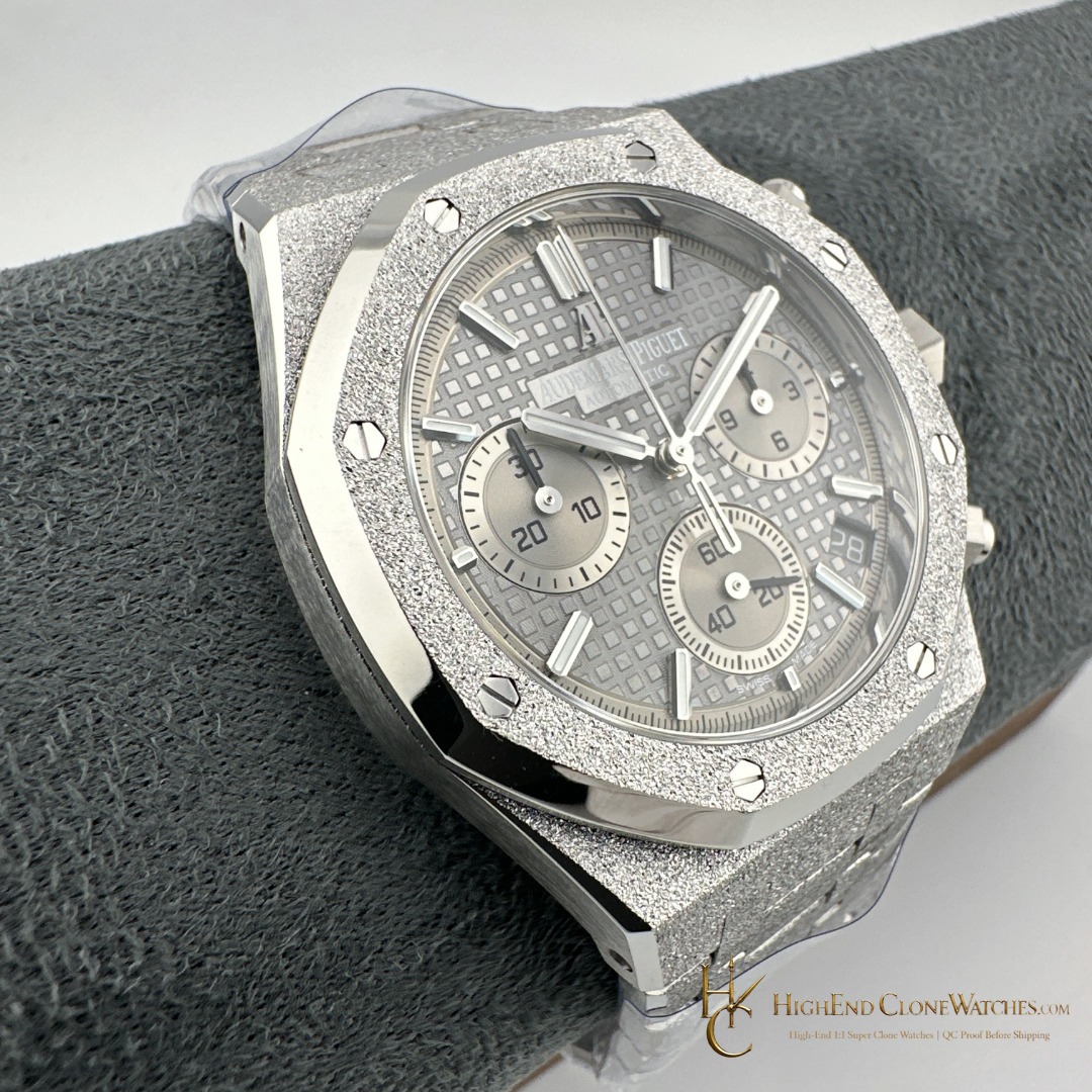 Audemars Piguet Royal Oak Gray Dial 26240BC Self-winding Chronograph super clone watch clasp detail