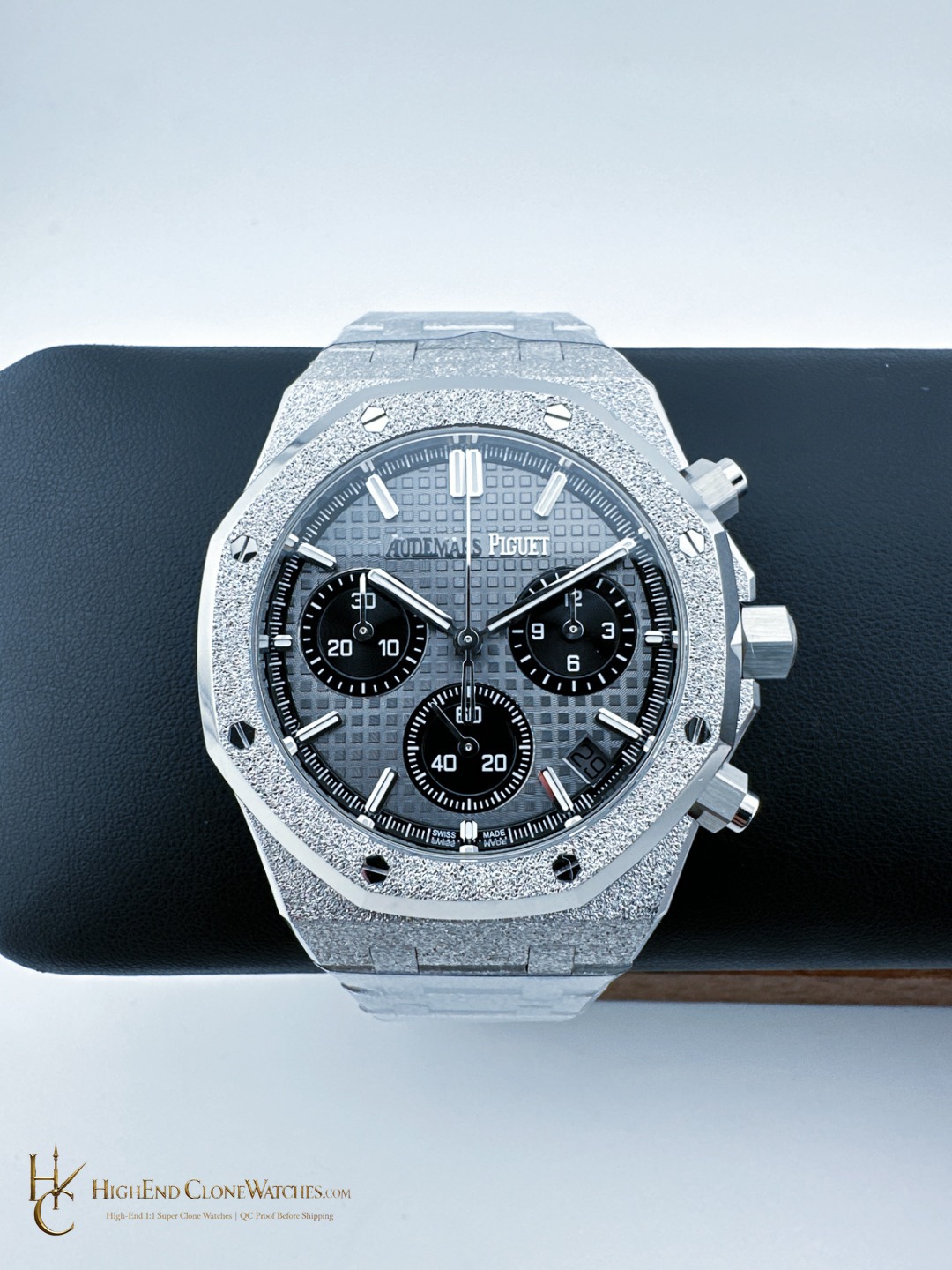 Audemars Piguet Royal Oak Grey & Black Dial 26240BC Selfwinding Chronograph super clone watch front view