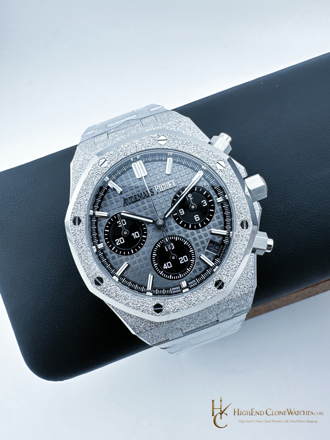 Audemars Piguet Royal Oak Grey & Black Dial 26240BC Selfwinding Chronograph super clone watch dial detail