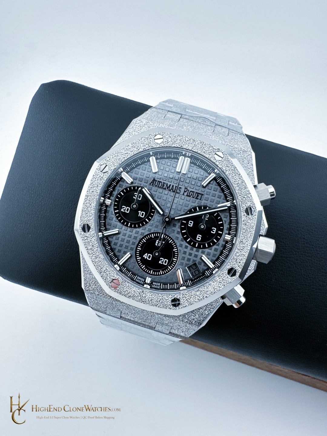 Audemars Piguet Royal Oak Grey & Black Dial 26240BC Selfwinding Chronograph super clone watch bezel detail
