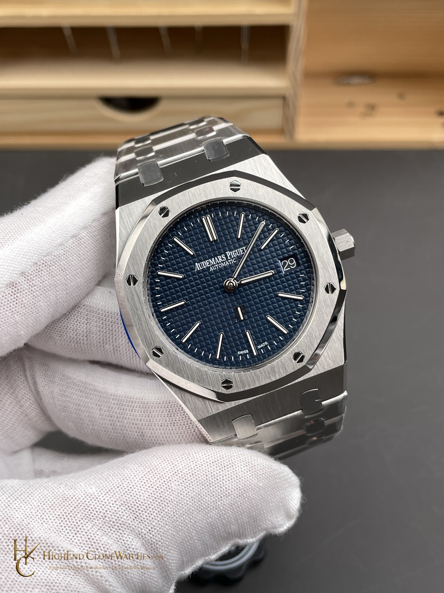 Audemars Piguet Royal Oak Jumbo Extra-Thin 15202ST 39mm super clone watch dial detail