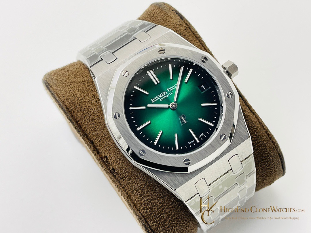 Audemars Piguet Royal OakJumbo Extra-Thin 16202 Gradient Green Dial 39mm super clone watch dial detail