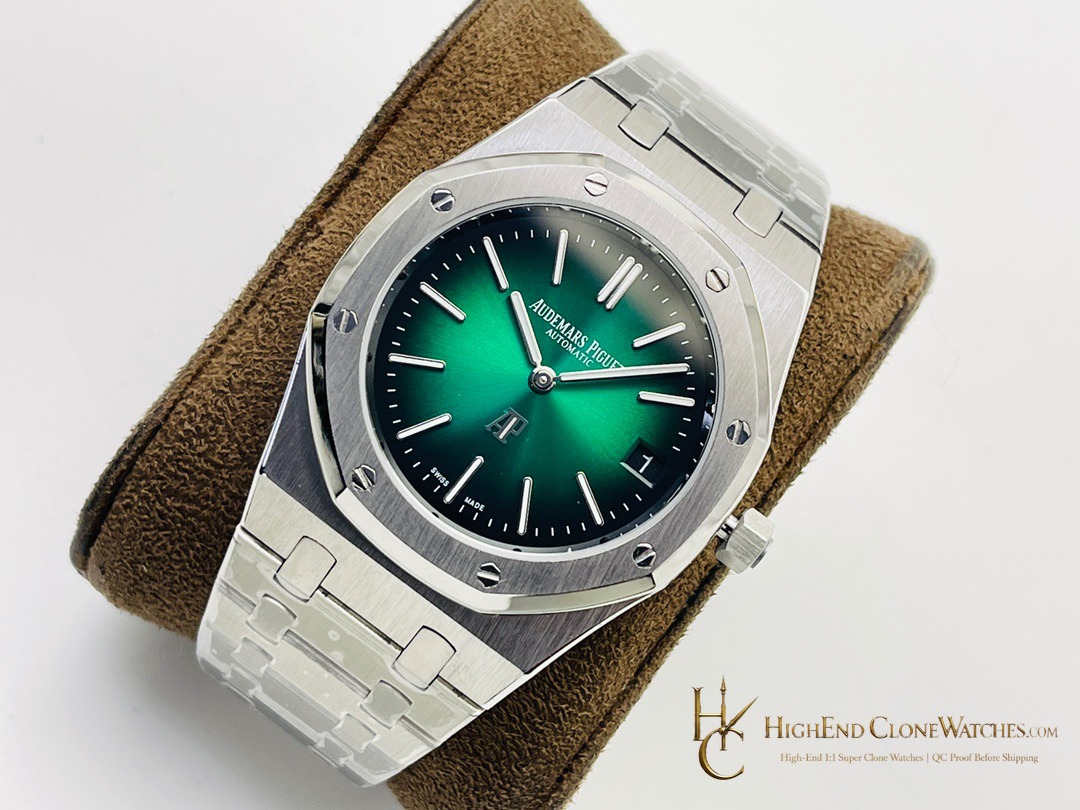 Audemars Piguet Royal OakJumbo Extra-Thin 16202 Gradient Green Dial 39mm super clone watch bezel detail