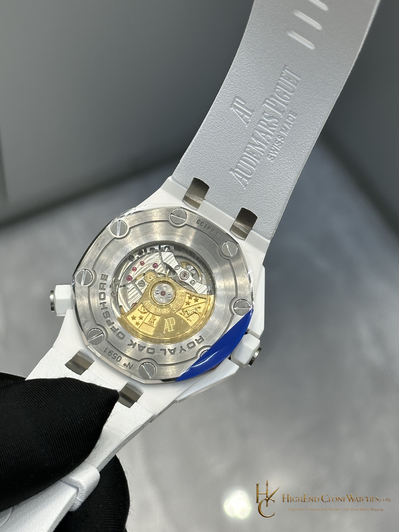 Audemars Piguet Royal Oak Offshore 15707 White Dial super clone watch bracelet or strap fit
