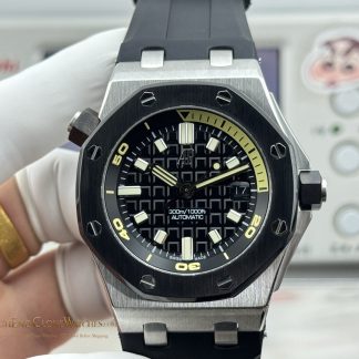 Audemars Piguet Royal Oak Offshore 15720 Black Dial super clone watch front view