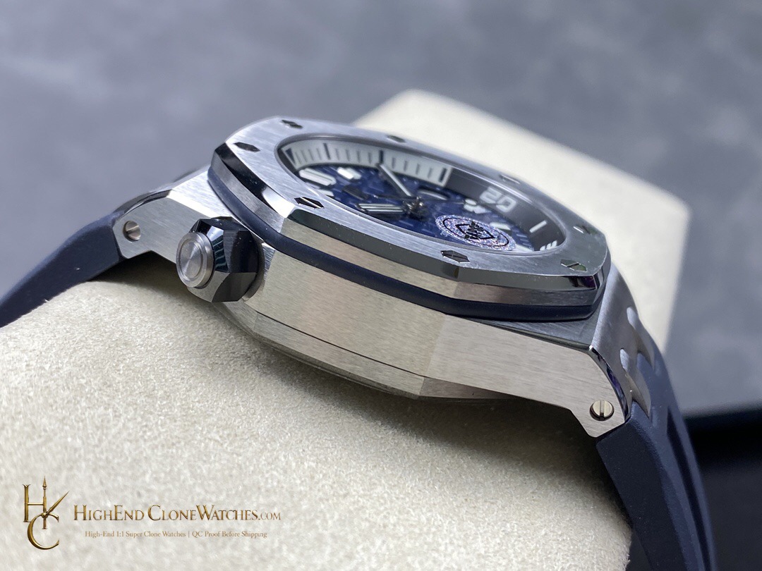 Audemars Piguet Royal Oak Offshore 15720 Blue Dial super clone watch bracelet or strap fit