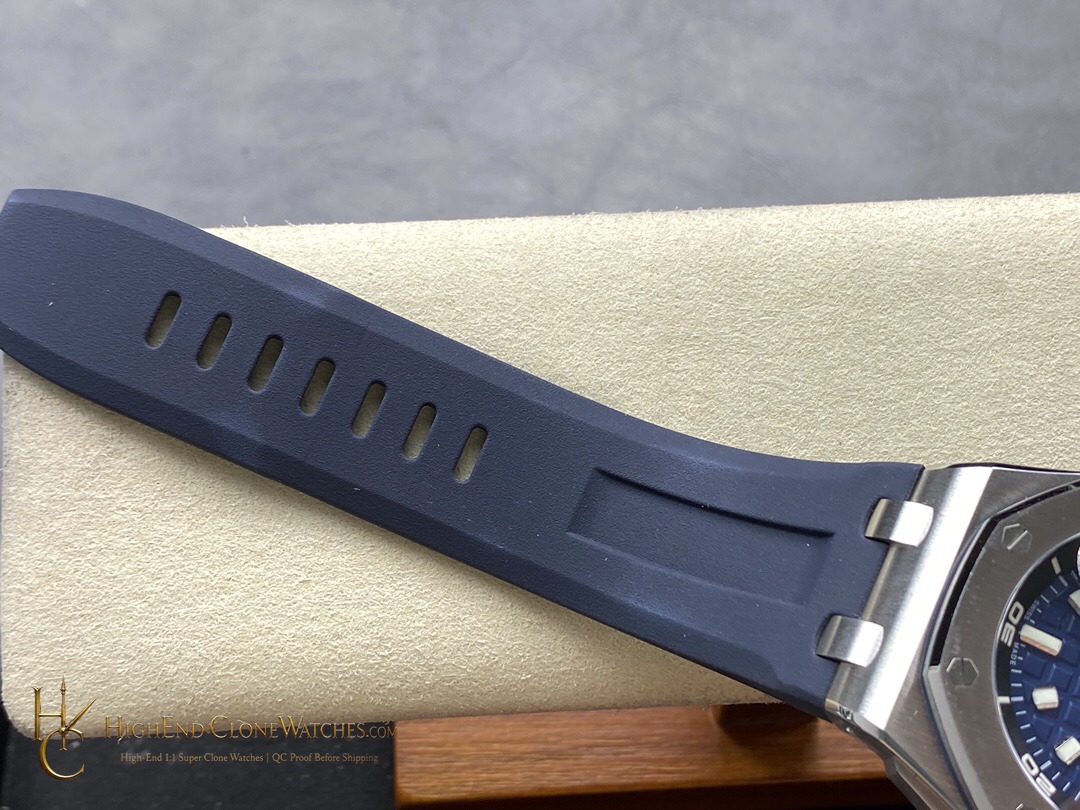 Audemars Piguet Royal Oak Offshore 15720 Blue Dial super clone watch angled view