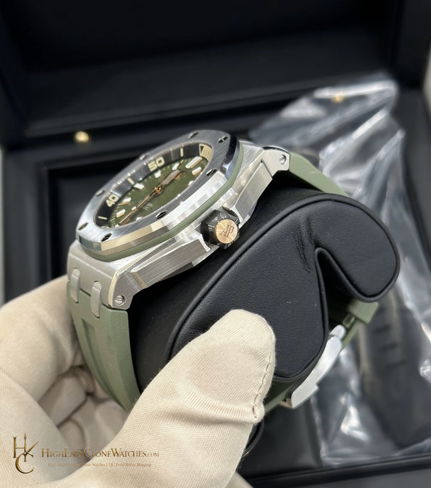 Audemars Piguet Royal Oak Offshore 15720 Green Dial super clone watch bezel detail