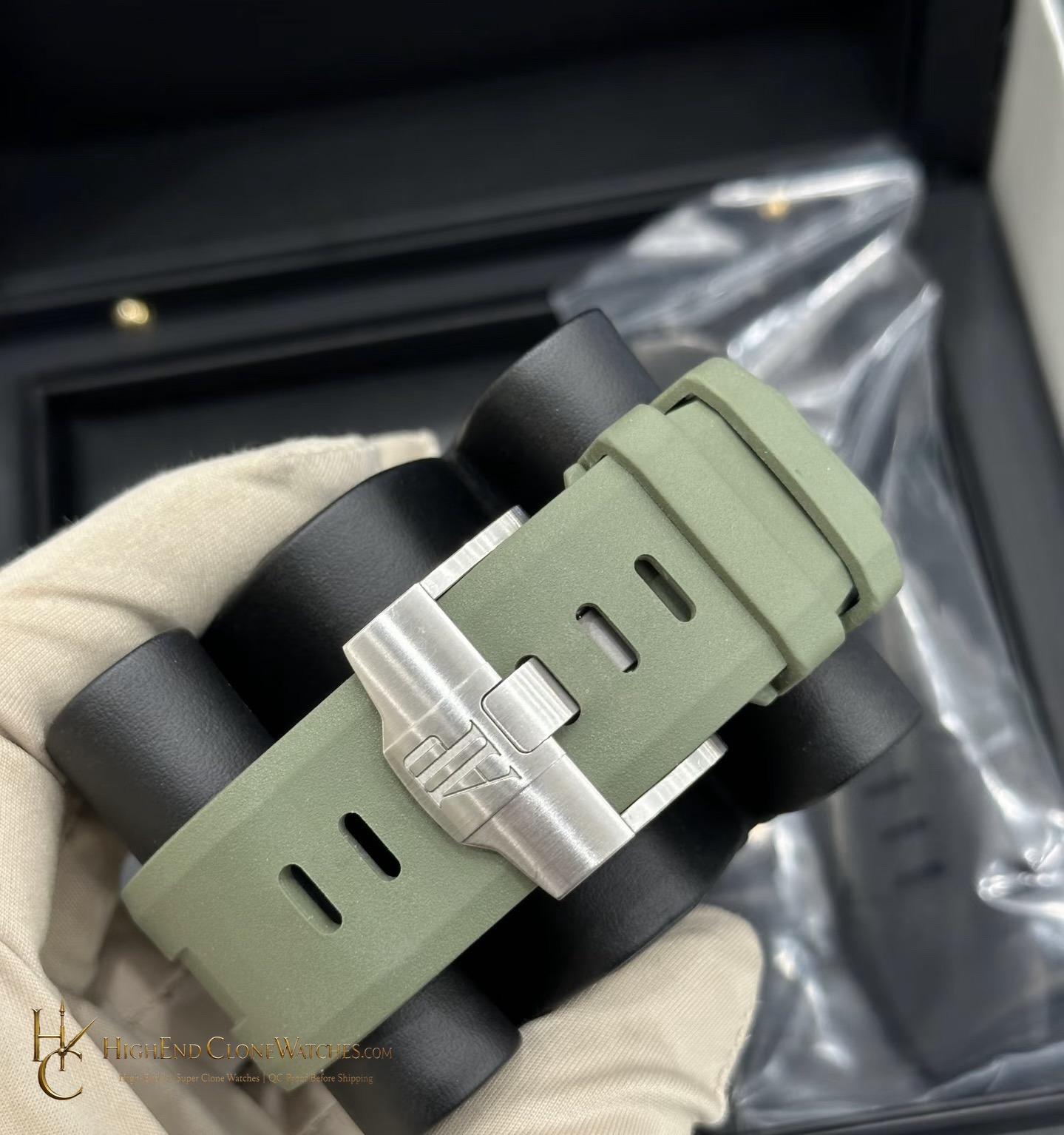 Audemars Piguet Royal Oak Offshore 15720 Green Dial super clone watch bracelet or strap fit