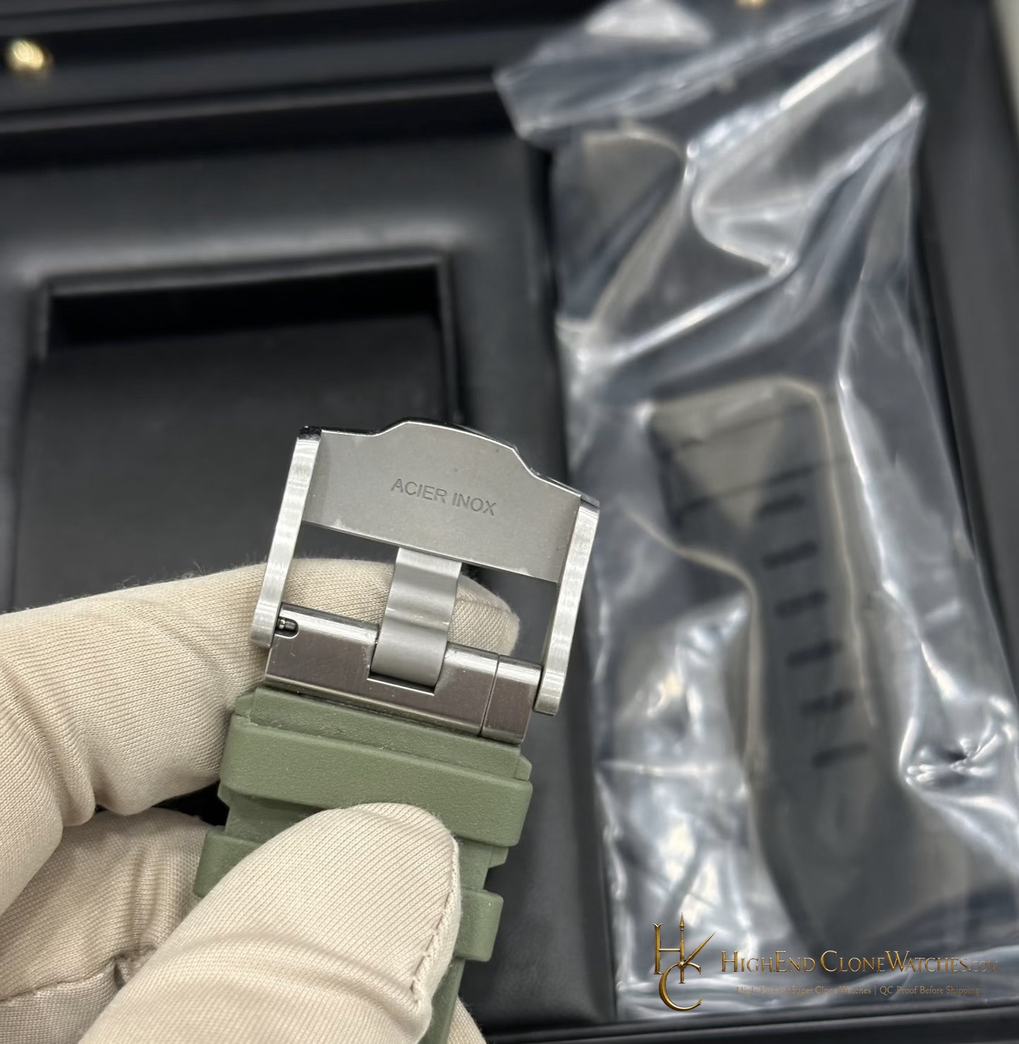 Audemars Piguet Royal Oak Offshore 15720 Green Dial super clone watch clasp detail