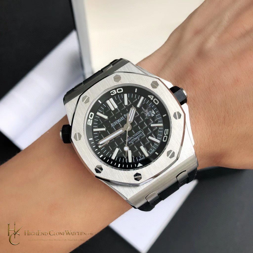 Audemars Piguet Royal Oak Offshore 15720 Grey Dial super clone watch wrist shot