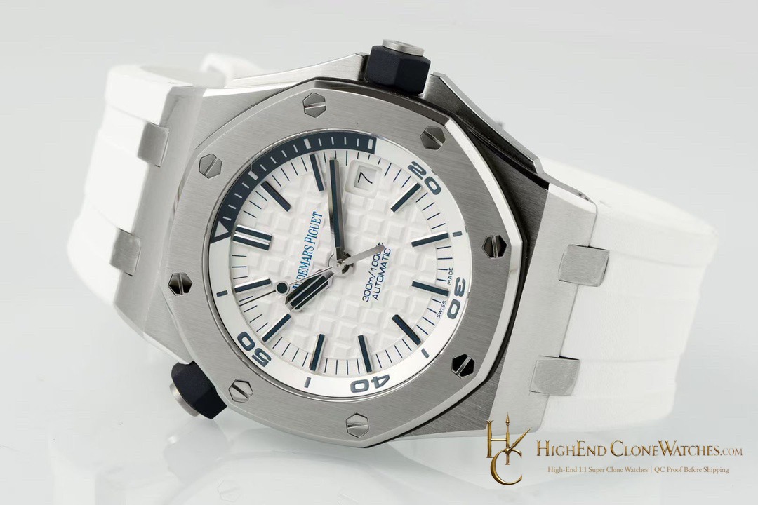 Audemars Piguet Royal Oak Offshore Diver 15710 White Dial super clone watch bracelet or strap fit