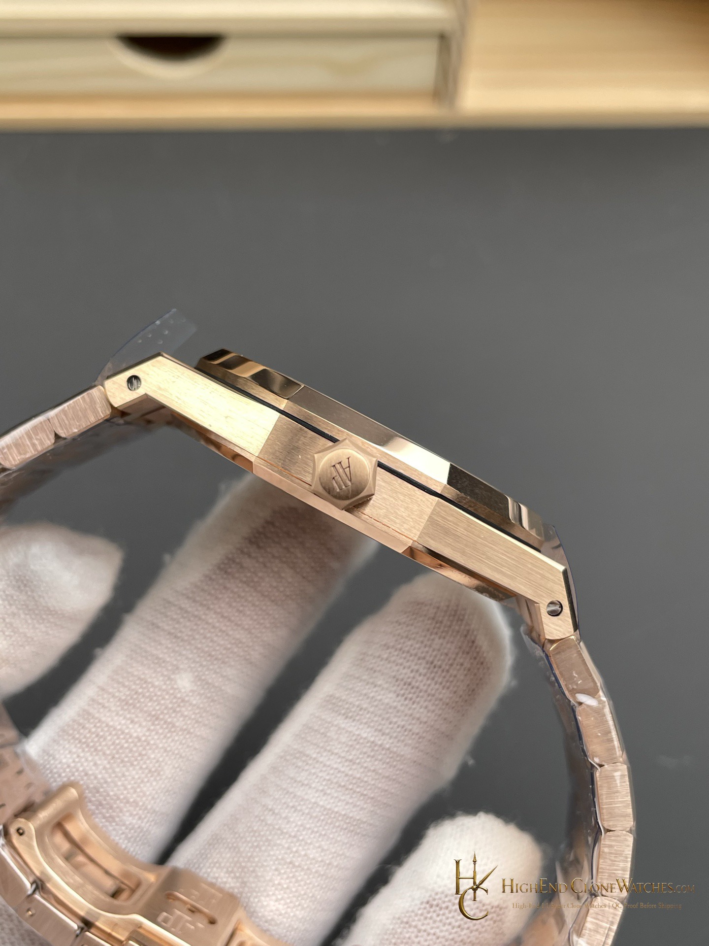 Audemars Piguet Royal Oak Rose Gold 15407 Skeleton Dial super clone watch clasp detail