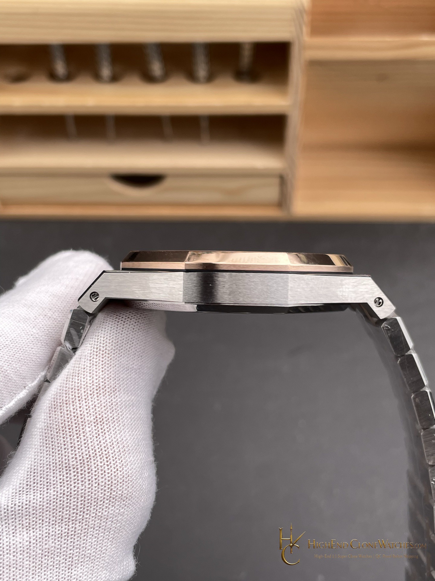 Audemars Piguet Royal Oak Rose Gold 15450SR White Dial 37mm super clone watch clasp detail