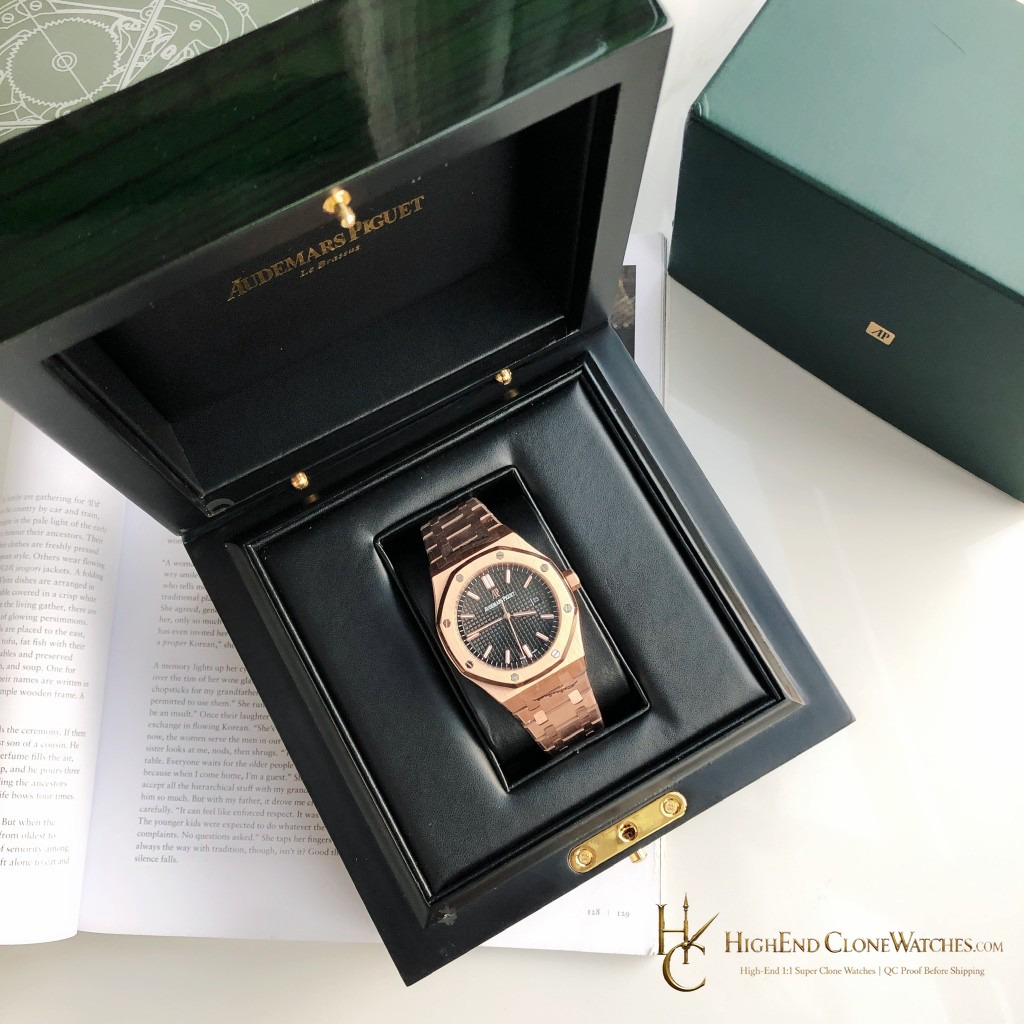 Audemars Piguet Royal Oak Rose Gold 15500 Black Dial super clone watch bezel detail