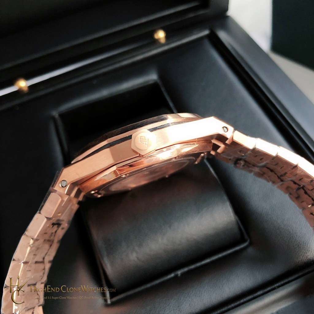 Audemars Piguet Royal Oak Rose Gold 15500 Black Dial super clone watch caseback detail