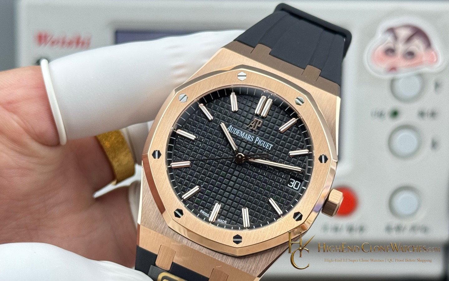 Audemars Piguet Royal Oak Rose Gold 15500 Black Dial super clone watch bezel detail