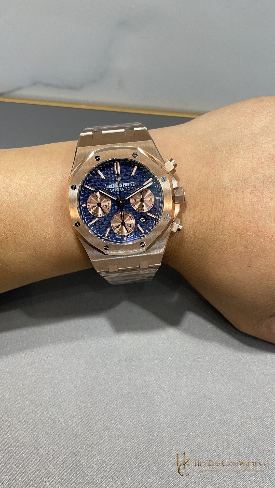 Audemars Piguet Royal Oak Rose Gold 26239 Blue Dial super clone watch caseback detail