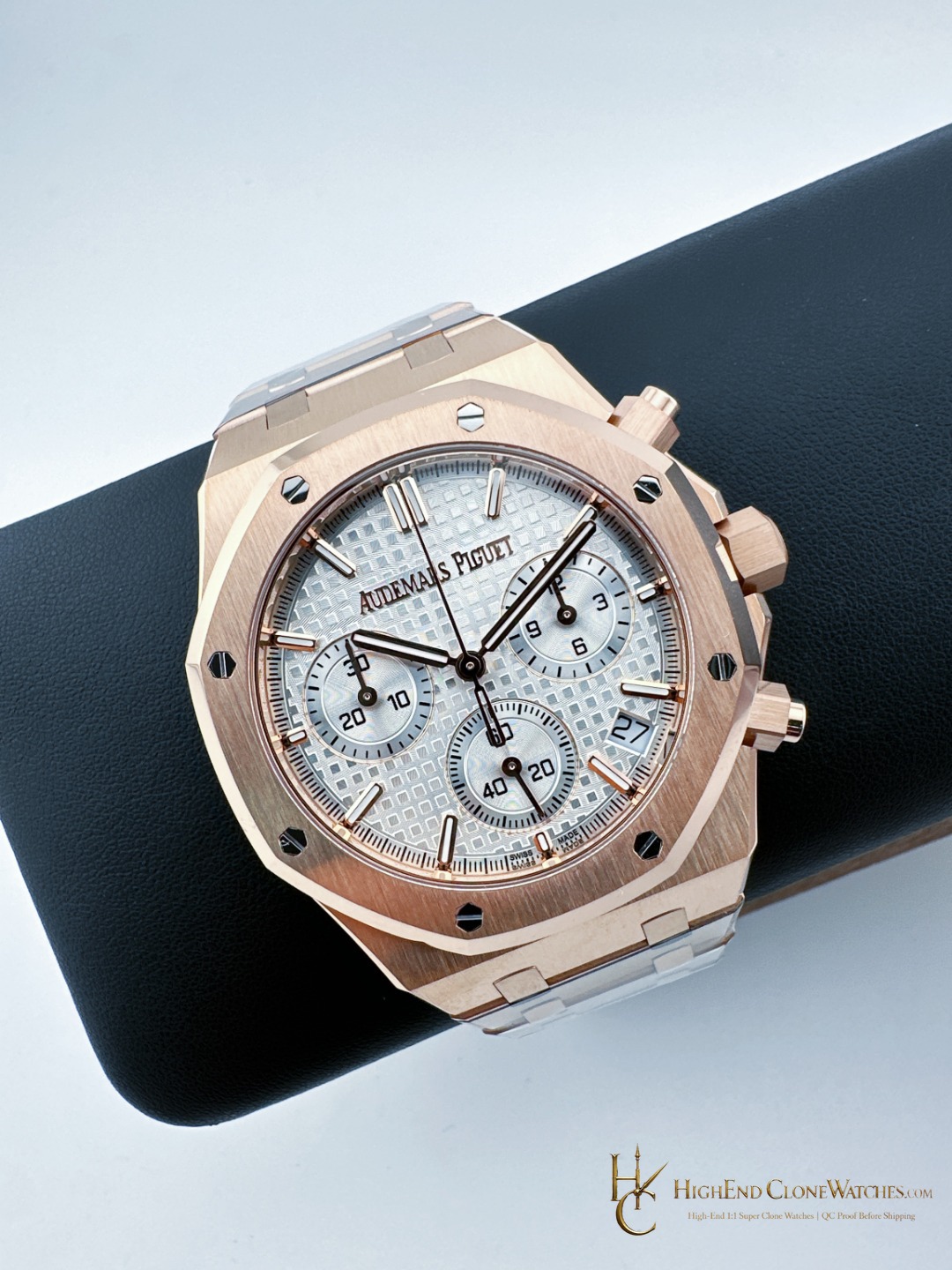 Audemars Piguet Royal Oak Rose Gold 26240 White Dial super clone watch dial detail