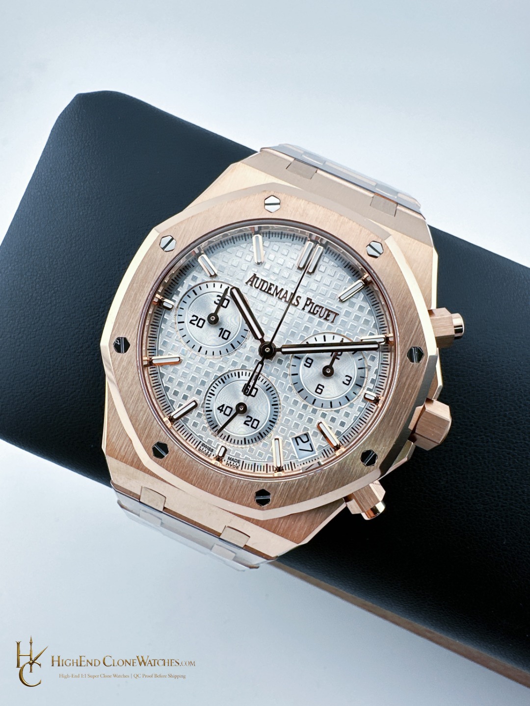 Audemars Piguet Royal Oak Rose Gold 26240 White Dial super clone watch bezel detail