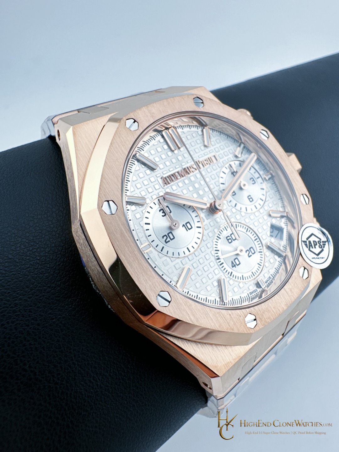 Audemars Piguet Royal Oak Rose Gold 26240 White Dial super clone watch clasp detail