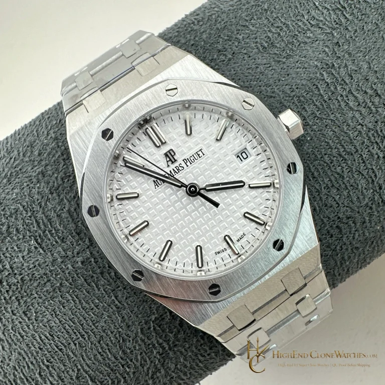 Audemars Piguet Royal Oak Selfwinding 77350ST 34mm super clone watch dial detail