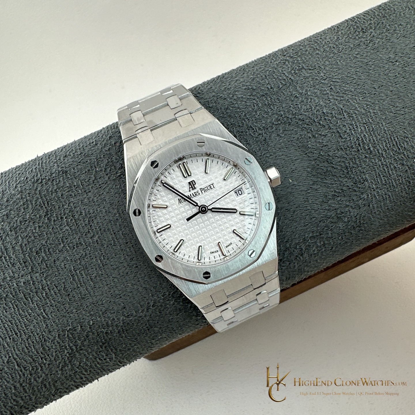 Audemars Piguet Royal Oak Selfwinding 77350ST 34mm super clone watch side case profile
