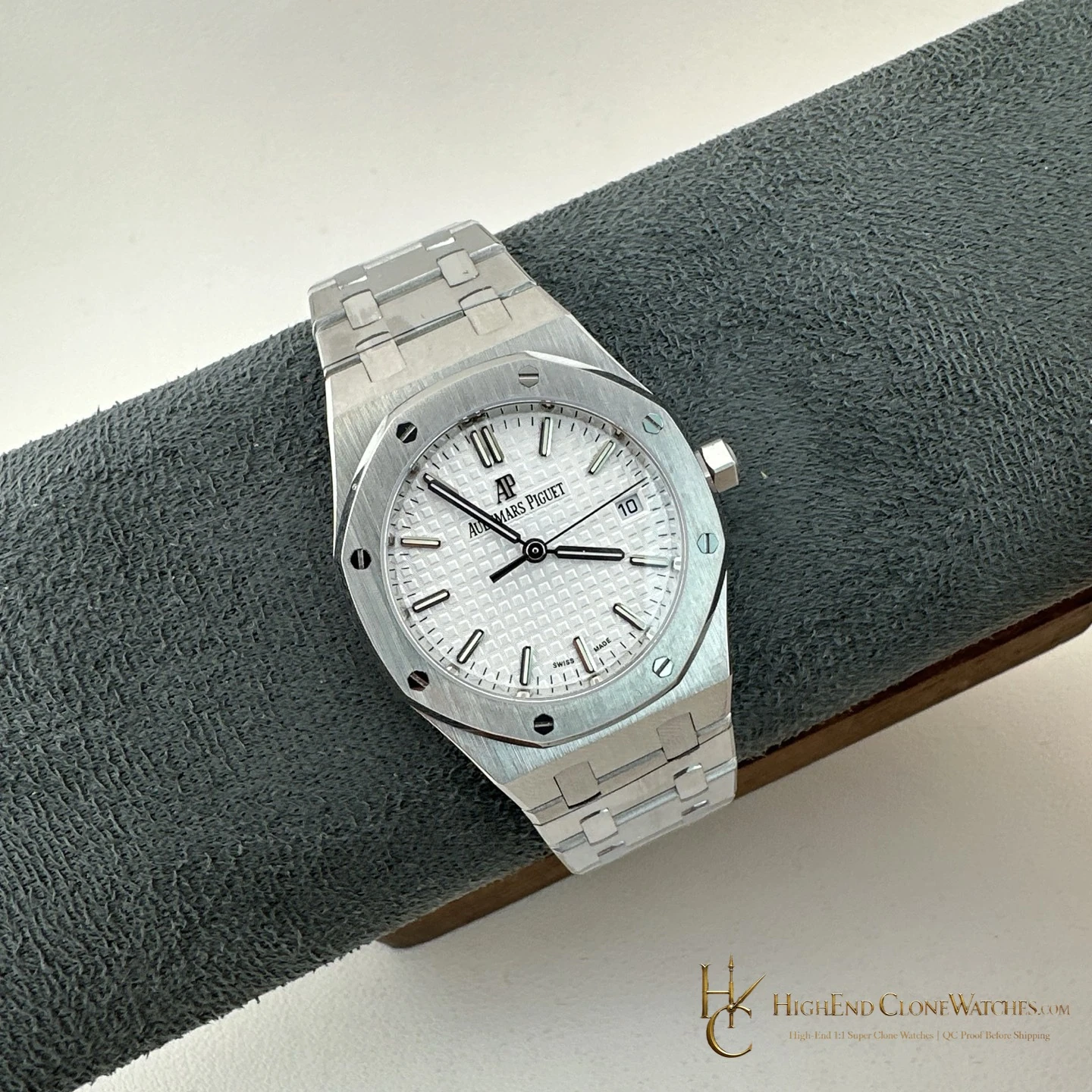 Audemars Piguet Royal Oak Selfwinding 77350ST 34mm super clone watch side case profile