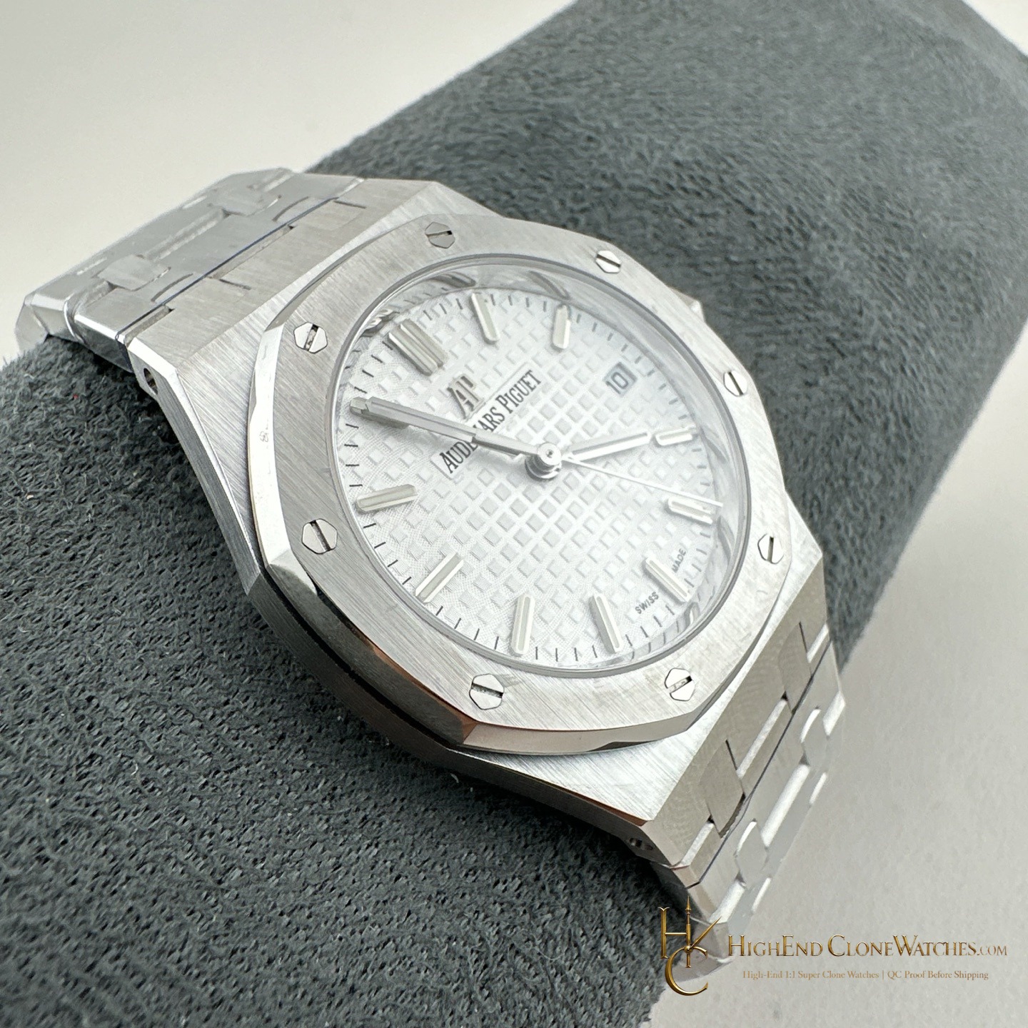 Audemars Piguet Royal Oak Selfwinding 77350ST 34mm super clone watch clasp detail