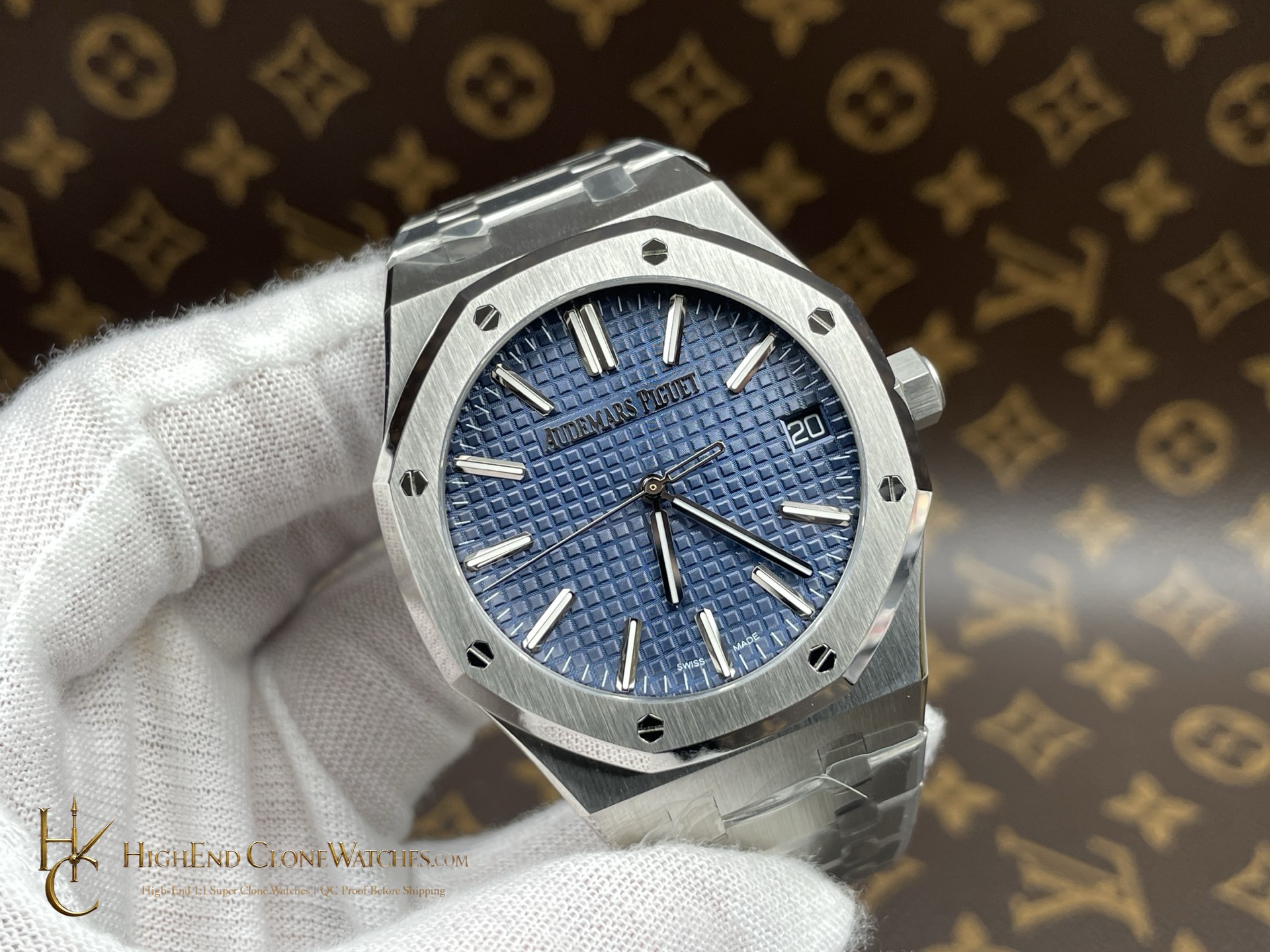 Audemars Piguet Royal Oak Selfwinding 77350ST Blue Dial 34mm super clone watch dial detail