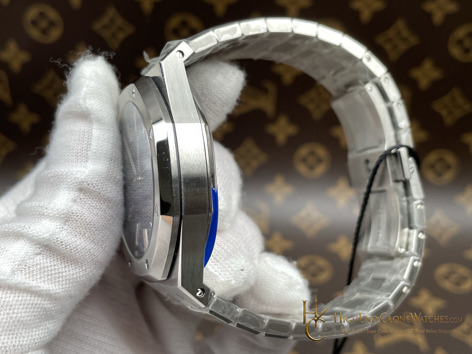 Audemars Piguet Royal Oak Selfwinding 77350ST Blue Dial 34mm super clone watch side case profile