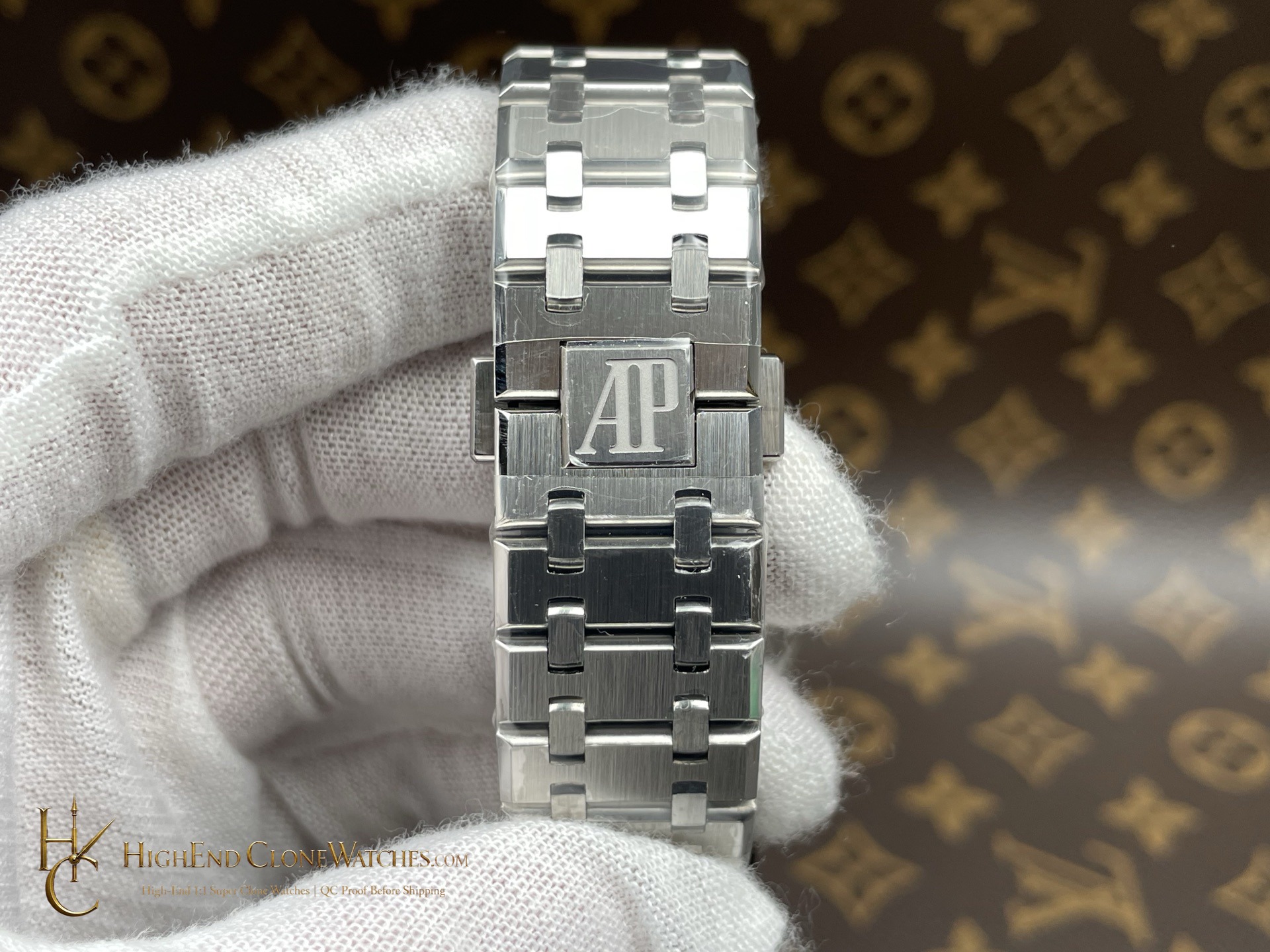 Audemars Piguet Royal Oak Selfwinding 77350ST Blue Dial 34mm super clone watch clasp detail
