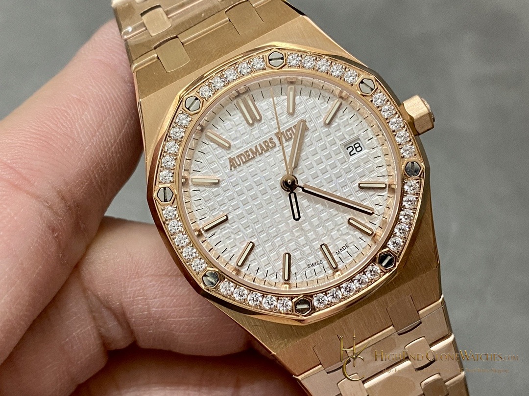 Audemars Piguet Royal Oak Selfwinding 77351OR 34mm super clone watch dial detail