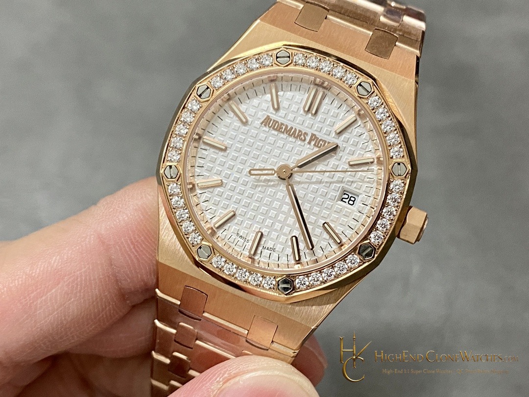 Audemars Piguet Royal Oak Selfwinding 77351OR 34mm super clone watch bezel detail