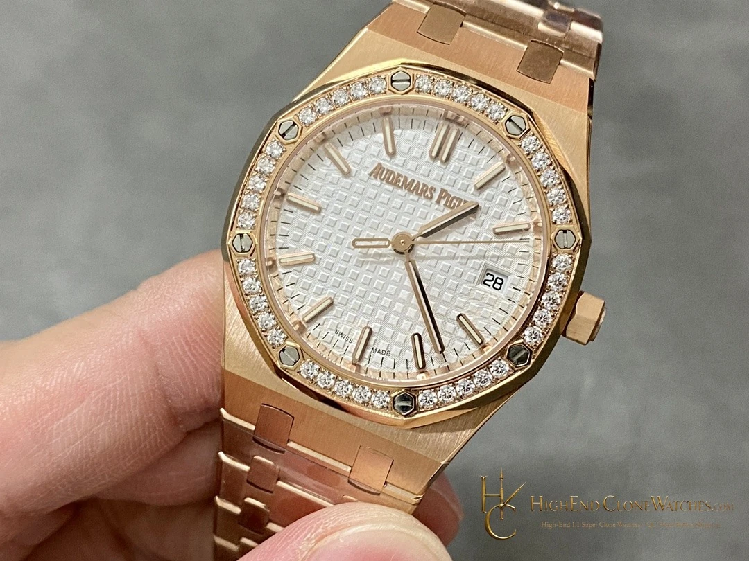 Audemars Piguet Royal Oak Selfwinding 77351OR 34mm super clone watch bezel detail