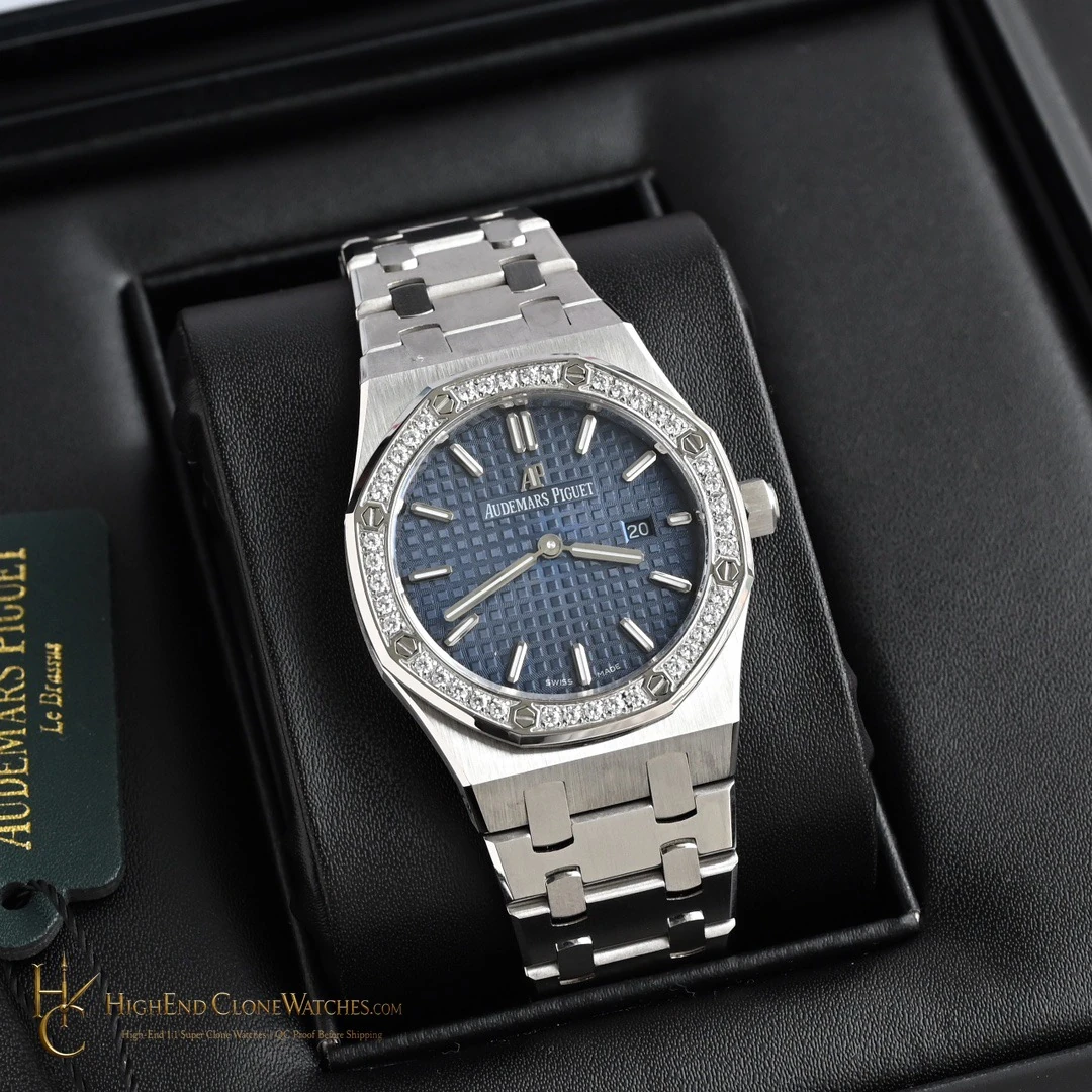 Audemars Piguet Royal Oak Selfwinding 77351ST 34mm super clone watch dial detail