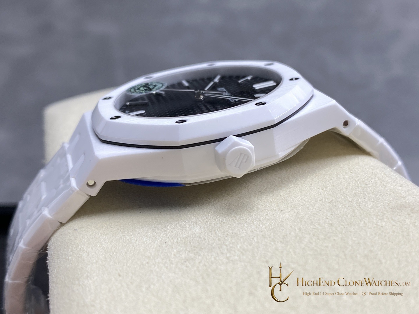 Audemars Piguet Royal Oak White Ceramic 15500 Black Dial 41mm super clone watch caseback detail