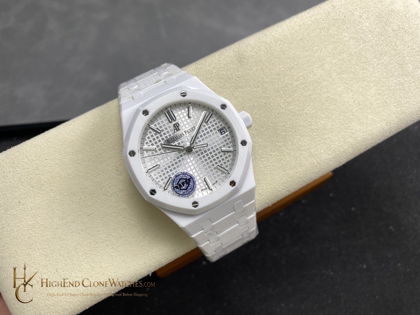 Audemars Piguet Royal Oak bezel detail super clone watch