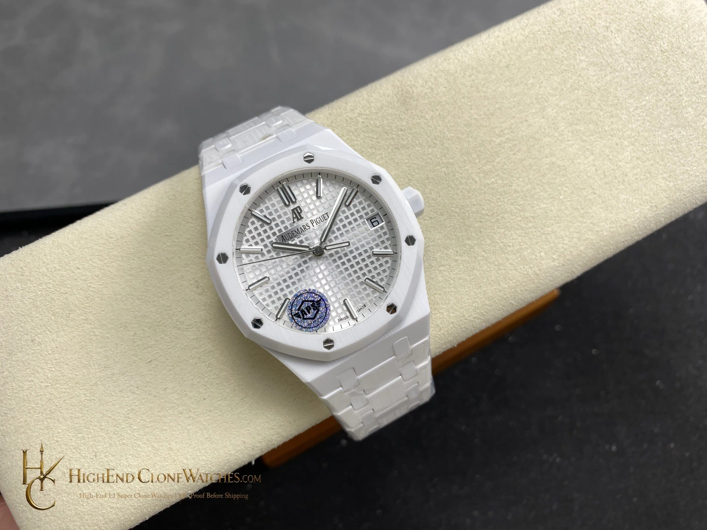 Audemars Piguet Royal Oak bezel detail super clone watch