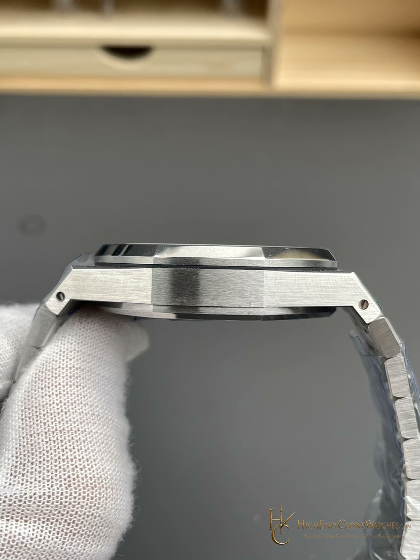 Audemars Piguet Royal Oak White Dial 26331ST Selfwinding Chronograph super clone watch bezel detail