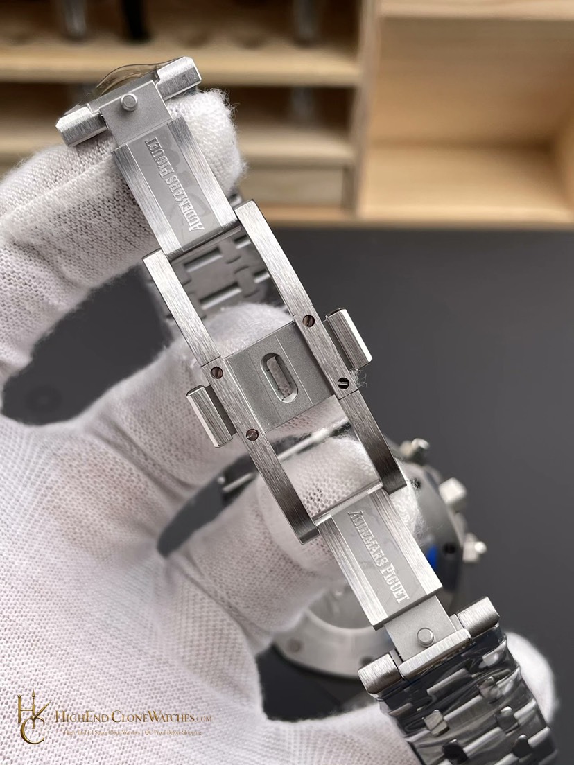 Audemars Piguet Royal Oak White Dial 26331ST Selfwinding Chronograph super clone watch clasp detail