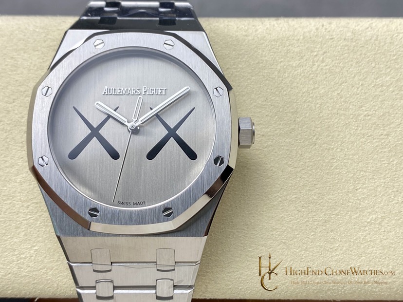 Audemars Piguet Royal Oak x Kaws Silver XX Dial 41mm super clone watch front view