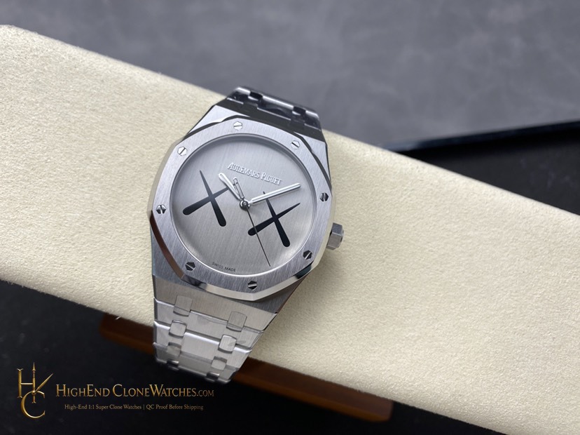 Audemars Piguet Royal Oak x Kaws Silver XX Dial 41mm super clone watch side case profile