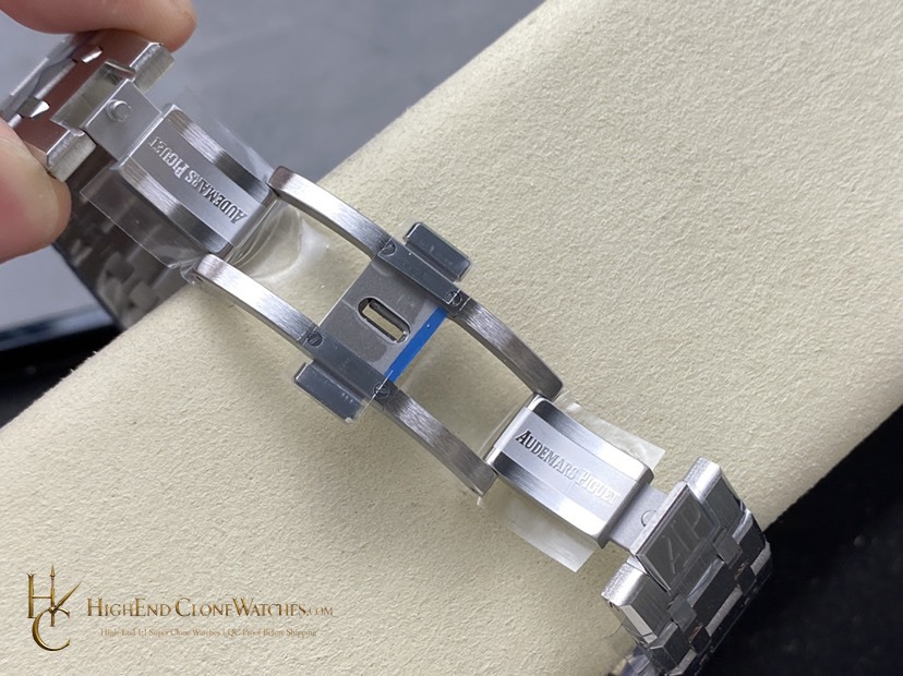 Audemars Piguet Royal Oak x Kaws Silver XX Dial 41mm super clone watch angled view