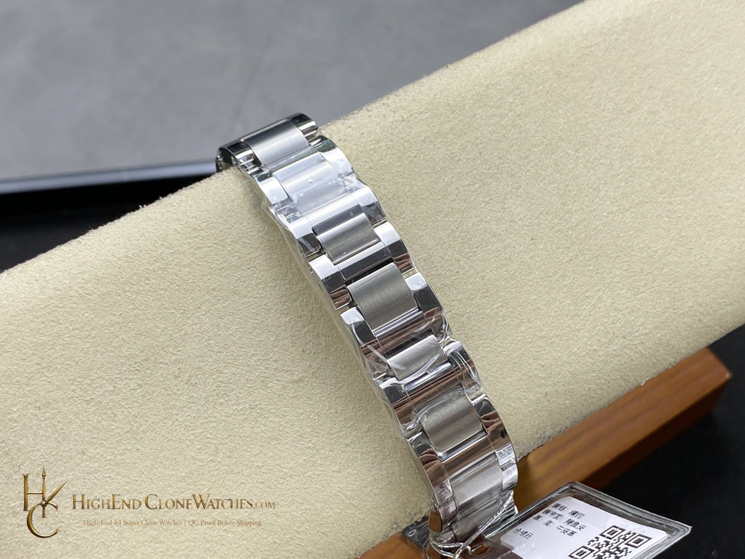 Cartier Ballon Bleu de Cartier W4BB0024 wrist presentation super clone watch