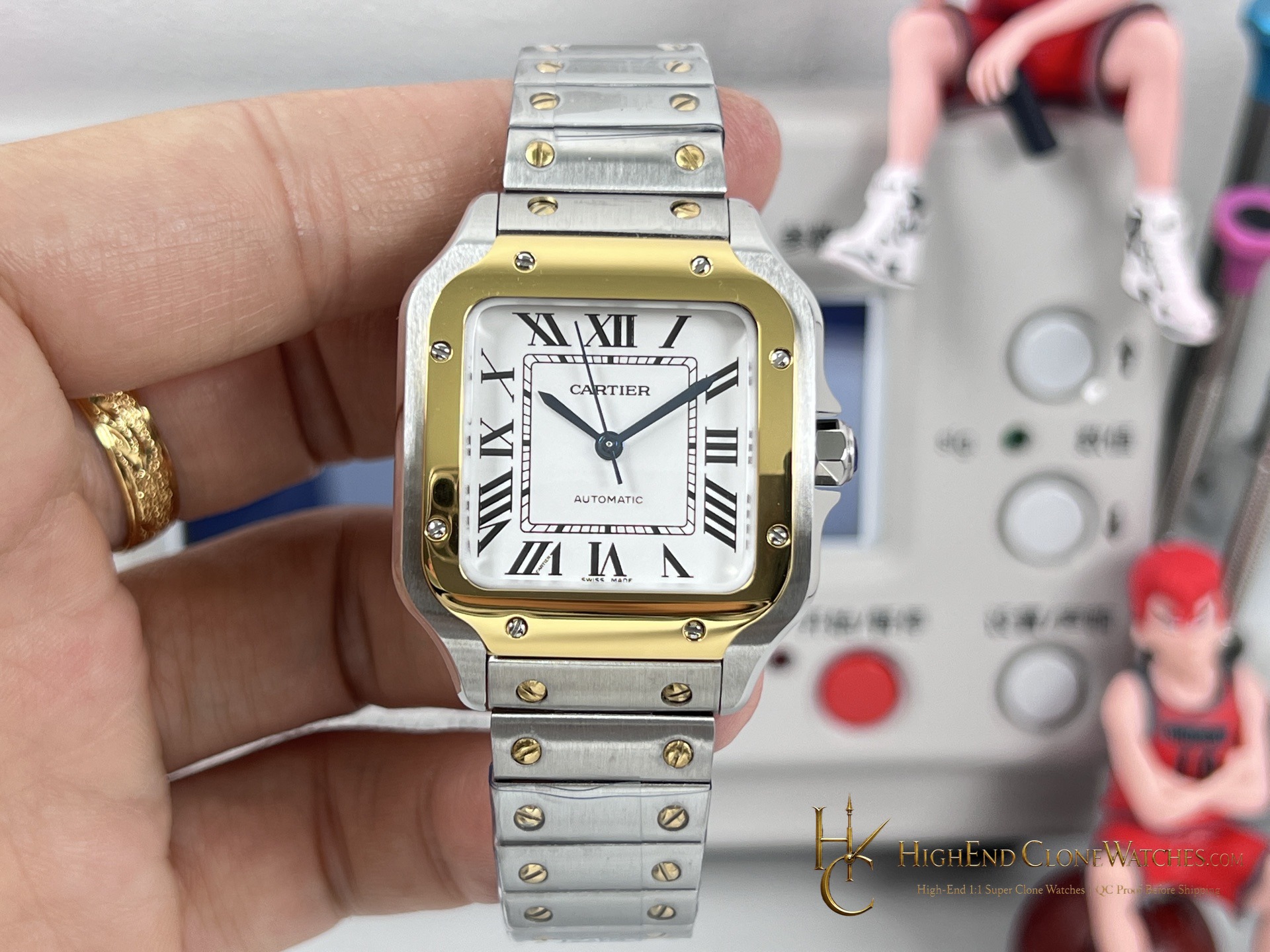 Cartier Santos-Dumont crown and case detail super clone watch