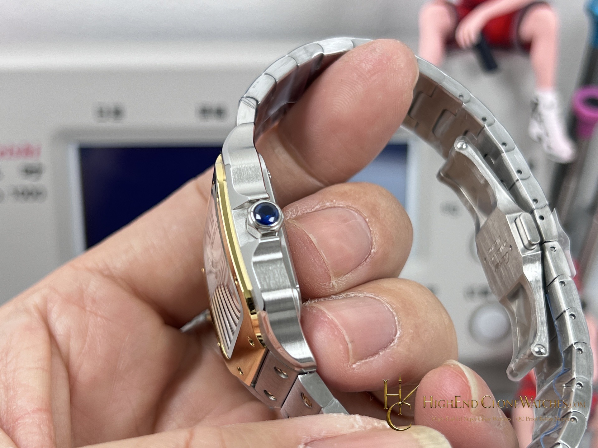 Cartier Santos-Dumont clasp detail super clone watch