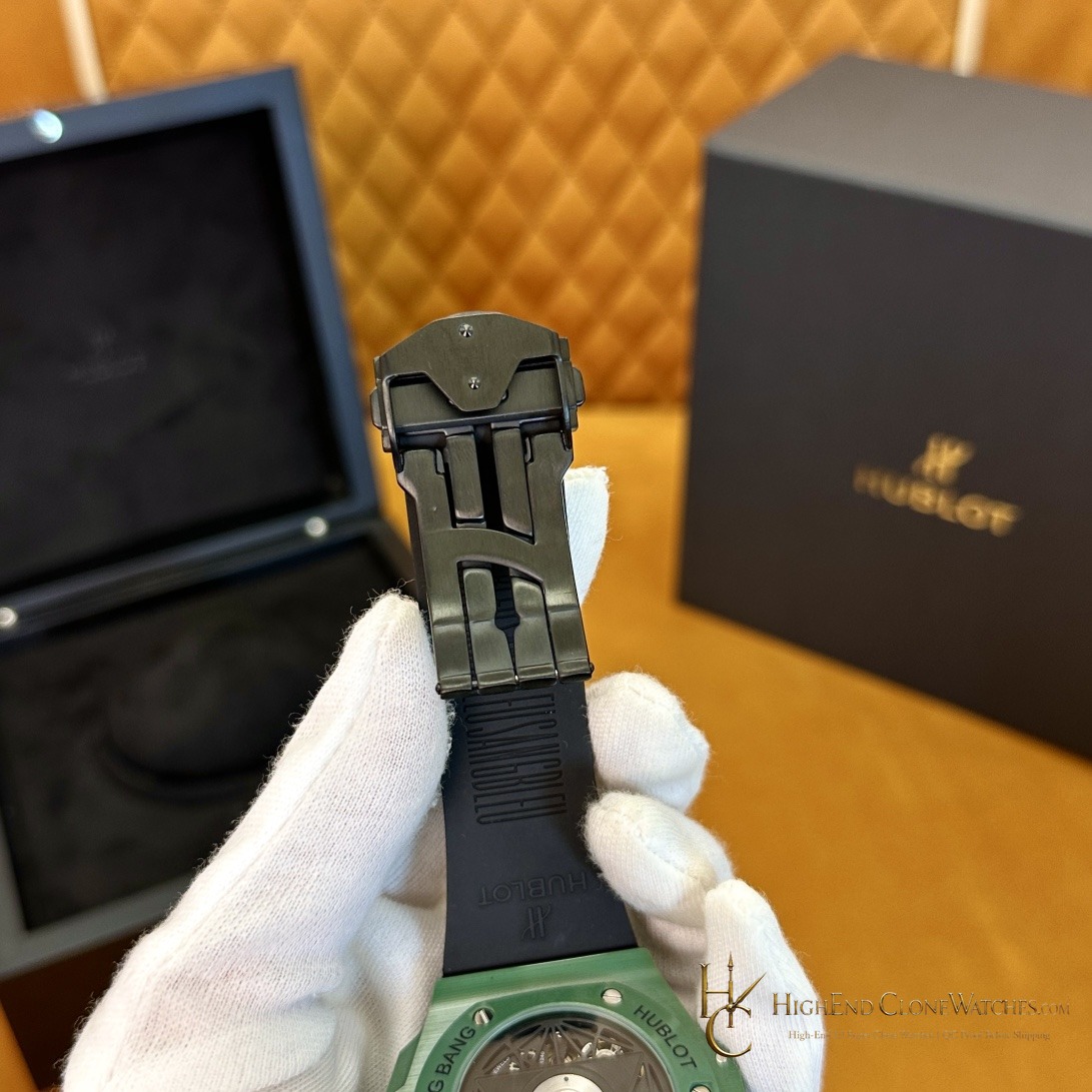 Hublot Big Bang Unico Sang Bleu II GREEN CERAMIC 45mm 418.GX.5207.RX.MXM22 product view super clone watch