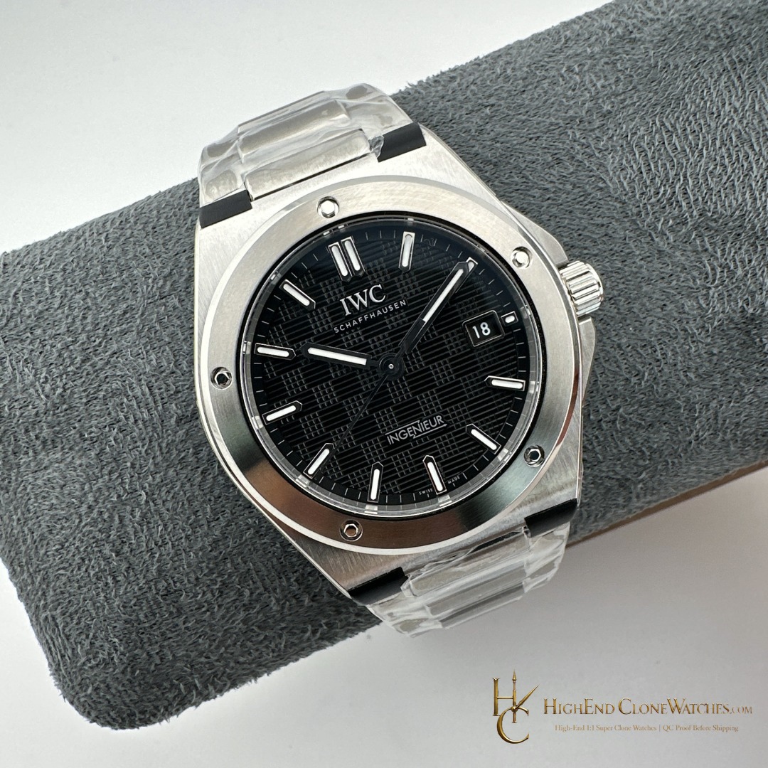 IWC IW328901 Ingenieur Automatic 40 Black Dial super clone watch dial detail